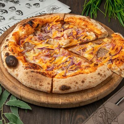 Пицца мясная в Чайка Ливингстон по цене 820 ₽