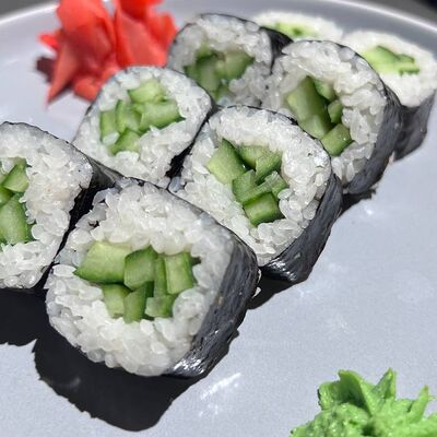 Ролл с огурцомв Суши-бар Якудза по цене 290 ₽