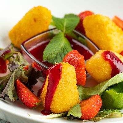 Жареный камамбер в William Bass по цене 650 ₽