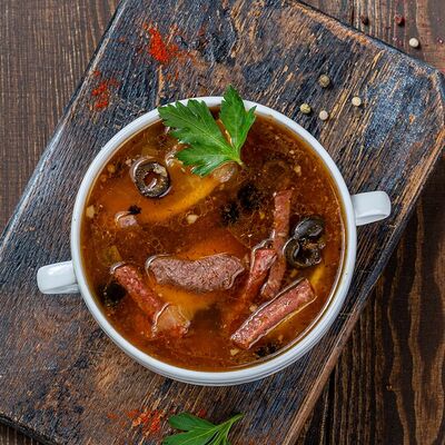 Солянка мясная в Кабанья по цене 520 ₽