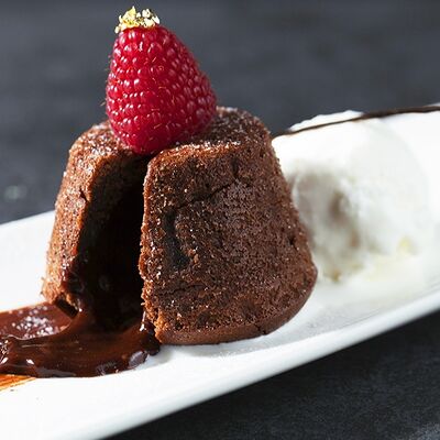 Шоколадный фондан в Пандок по цене 430 ₽