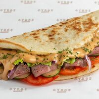 Пита с говядиной в Gyros Club