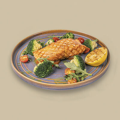 Стейк из лосося с брокколи в Любим сытно по цене 1435 ₽