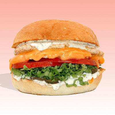 Chicken Ranch Burger Яе в Spot & Choo's Burgers по цене 580 ₽