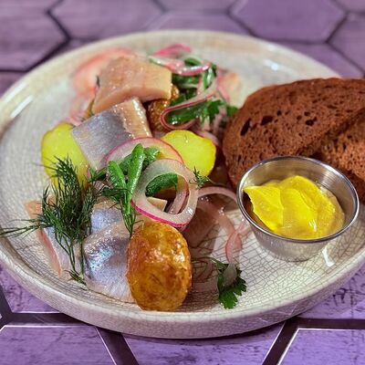 Пряная сельдь в МЁД kitchen по цене 732 ₽