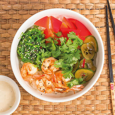 Поке с креветками-гриль и кунжутным соусом в Луиджи & Тосё по цене 599