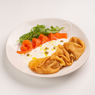 Блины со Cтрачетеллой рукколой и форелью в Сыроварня по цене 94000 сум