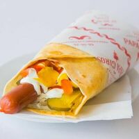 Хот-дог от Фарика в Papa Gyros