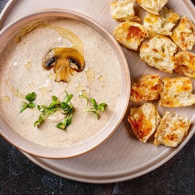 Грибной крем-суп с крутонами в Макароны по цене 480 ₽