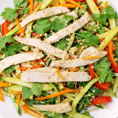 Салат с курицей Ном Га в Food Hanoi по цене 390 ₽