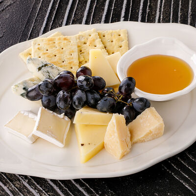 Ассорти сыров в Ginza по цене 2990 ₽
