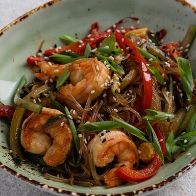 Фунчоза с тигровой креветкой в Сакура по цене 710 ₽