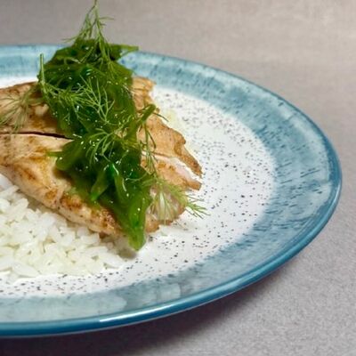 Куриная грудка гриль в приправе масала с рисом в Oasis по цене 420 ₽