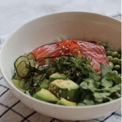 Поке боул с лососем в Тревеллерс кофе по цене 619 ₽