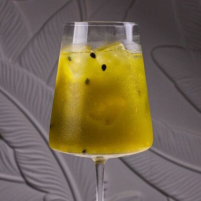 Лимонад Маракуйя-Базилик в Море на Патриках по цене 490