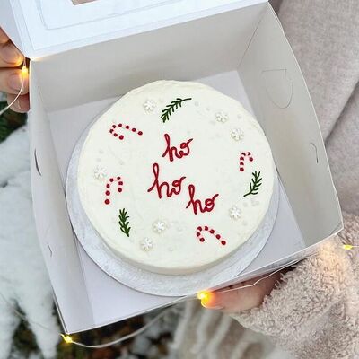 Новогодний бенто-торт Ho-ho-ho! в подарок на Новый год в Cosmo Сakery по цене 2200 ₽