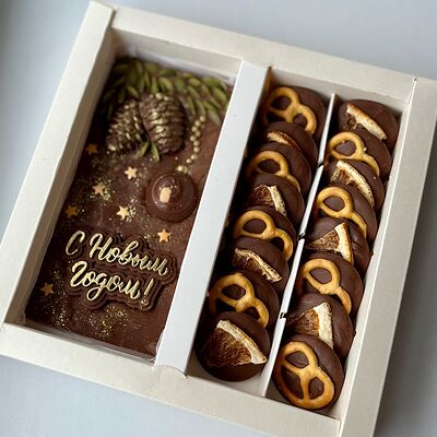 Комбо плитка С Новым годом и медианты с крендельками в Lipatik sweets по цене 2290 ₽
