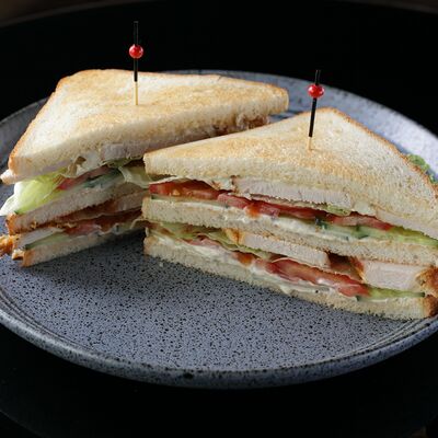 Сэндвич с курицей в Kioto по цене 593 ₽