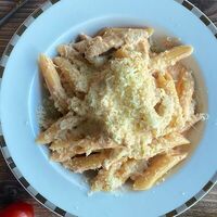 Пенне с цукини и курицей в Salento