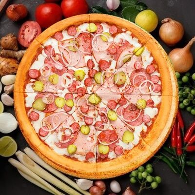 Пицца Казацкая в Italian Pizza & Burger по цене 590 ₽