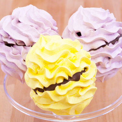 Воздушное разноцветное пирожное в Дока пицца по цене 115 ₽