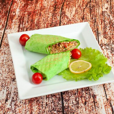 Шаурма в шпинатном лаваше в Food Moscow по цене 230 ₽