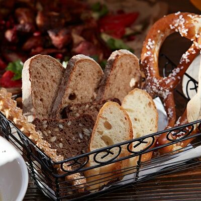 Корзинка с домашним хлеб в Линдерхоф по цене 795 ₽