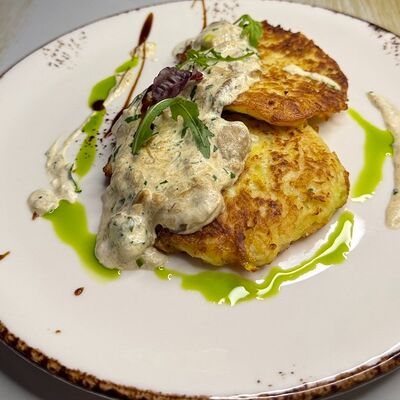 Драники с белыми грибами в Корона по цене 572 ₽