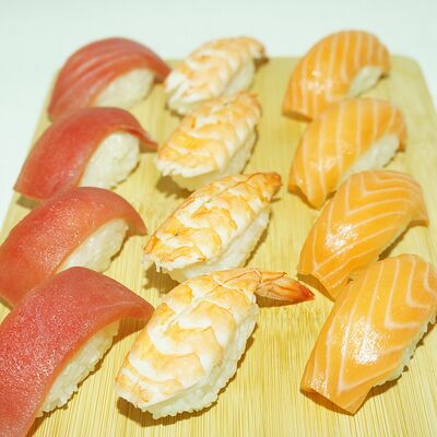 Сет суши 12 шт. в СУШИSELL по цене 1799 ₽