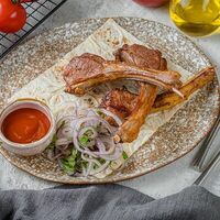 Корейка ягненка в Усадьба
