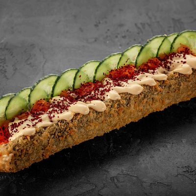 Хот-дог ролл с копченым лососем в Хочука по цене 780 ₽