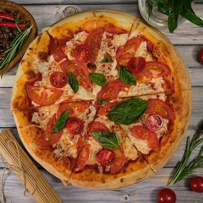 Пицца Маргарита в Pizza & Точка по цене 319 ₽