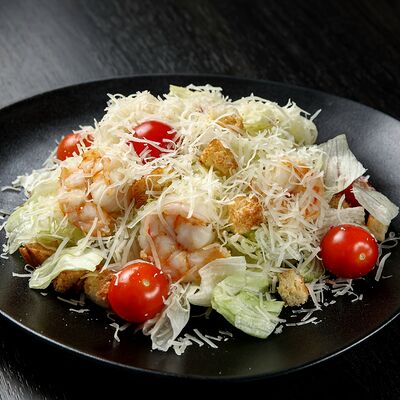 Салат Цезарь с креветками в Loca Pizza по цене 590 ₽
