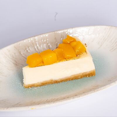 Чизкейк Крем-брюле с манго в Lilian's cafe по цене 450 ₽