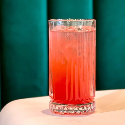 Лимонад клубника-базилик в Кокороко по цене 270 ₽