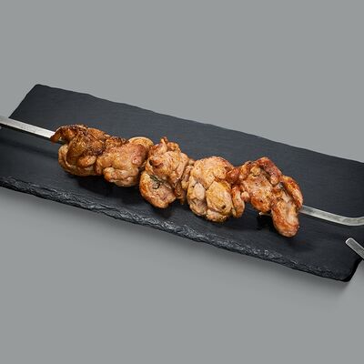 Шашлык из куриных бёдер в Лукоморье по цене 380 ₽