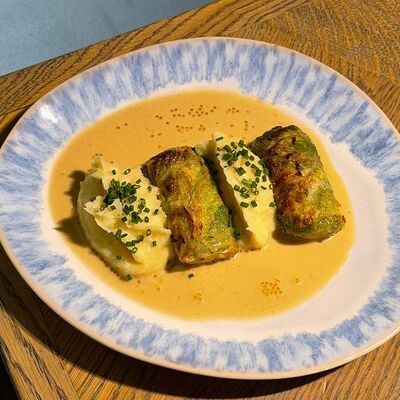 Голубцы из щуки с травами и сливочным соусом в Веранда по цене 990 ₽