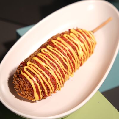 Корндог Чизз в Muk по цене 340 ₽