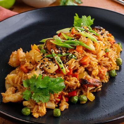Рис по-азиатски с морепродуктами в Сули Гули по цене 790 ₽
