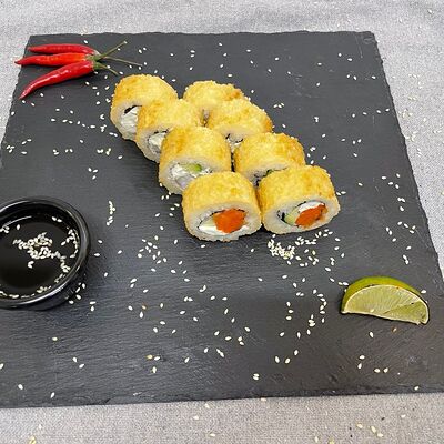 Жареный с лососем в Ninja sushi по цене 527 ₽