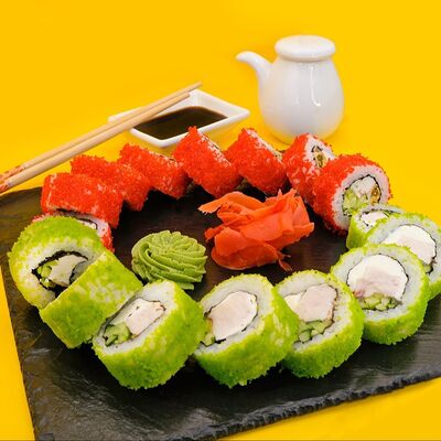Сет Вкусняшка в Food74 Court Суши Пицца по цене 910 ₽