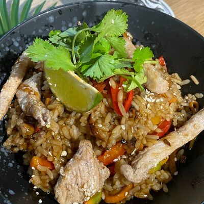 Рис со свининой в Wok Street по цене 429 ₽