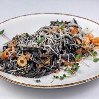 Спагетти неро с морепродуктами в Аврора