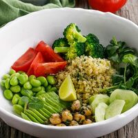 Салат с брокколи и авокадо в Двор Помидор