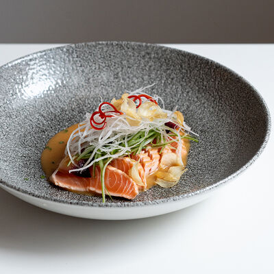 Татаки из лосося с соусом сумисо в Under the sea по цене 890 ₽