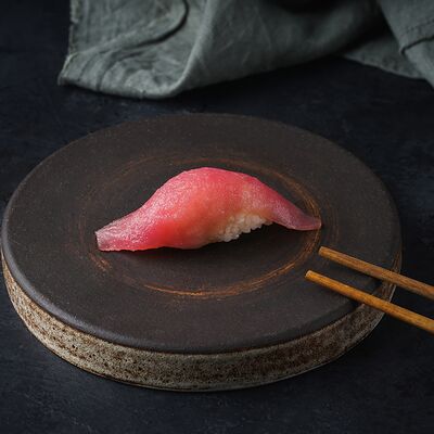Суши тунец в SUSHIBOX по цене 79