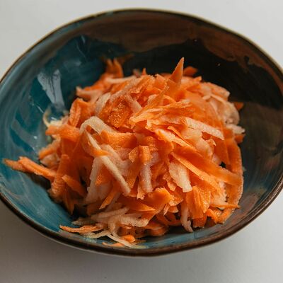 Салатик с морковью и яблоком в Мацони по цене 150