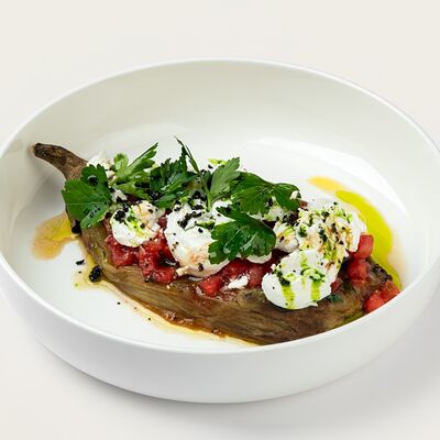 Запечённый баклажан с сыром фетакса и томатами в VASILCHUKI Chaihona №1 по цене 750 ₽