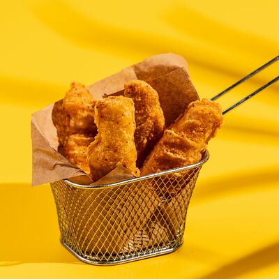 Стрипсы куриные в Black Jo по цене 329 ₽