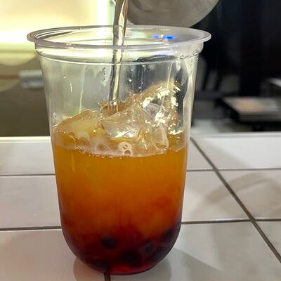 Виноградный улун с джус-боллами в COFFEEKATE по цене 450 ₽